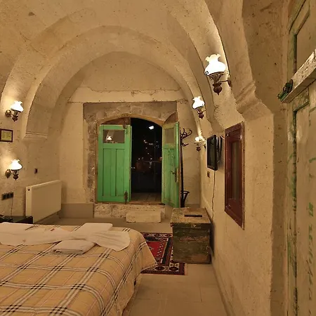 Elnazar Cave Hotel *